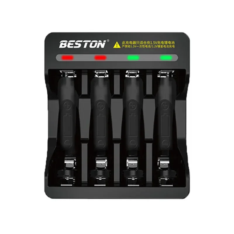 Chargeur de batteries rechargeables AA AAA avec 8 emplacements, piles insérées, indicateur LED allumé, prise USB Micro visible.
