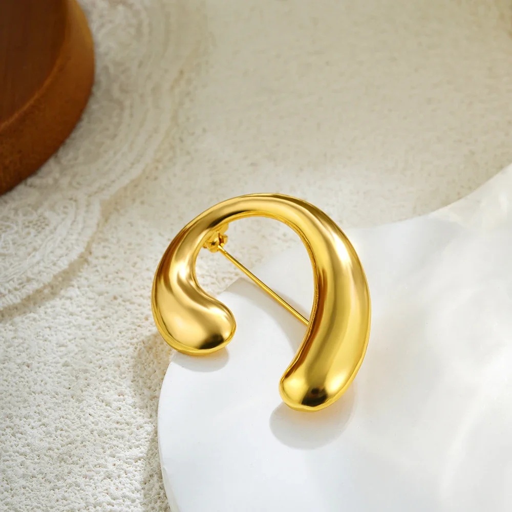 2025 New Personality Molten Droplet C Shape Brooch for Women Sleek Stainless Steel PVD Waterproof Minimalist Versatile Brooches