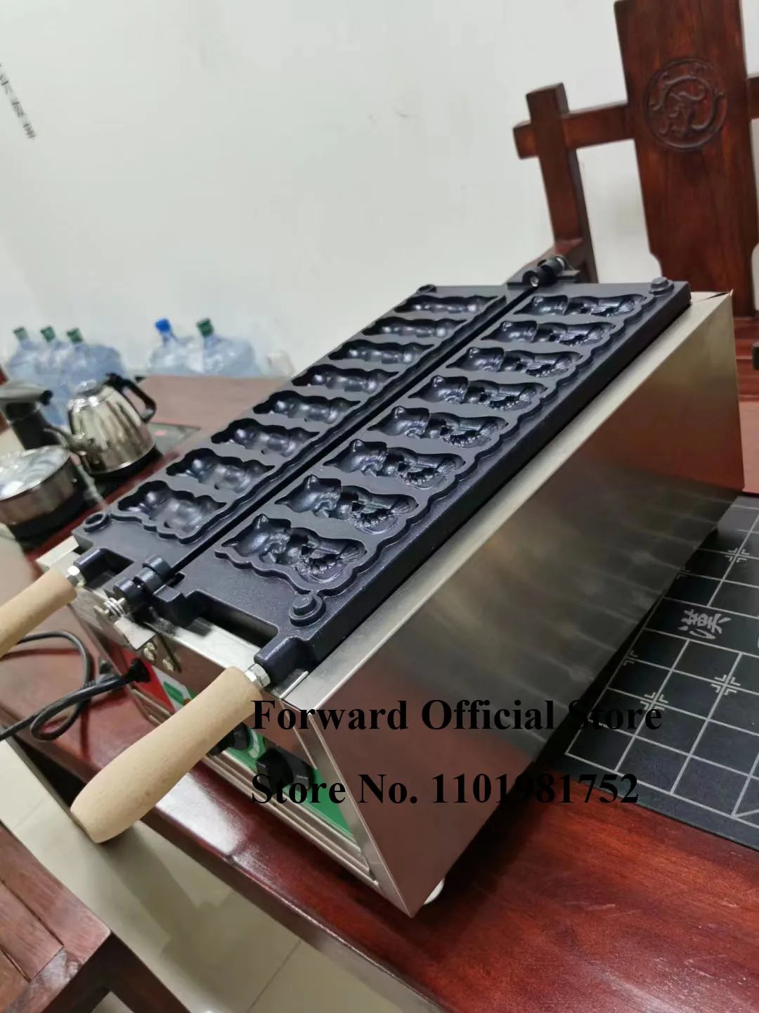 Description Picture 5 of item8pcs Electric Waffle Maker Cat Catch Fish Shape Commercial Sponge Cale Taiyaki Machine for Snack Shop