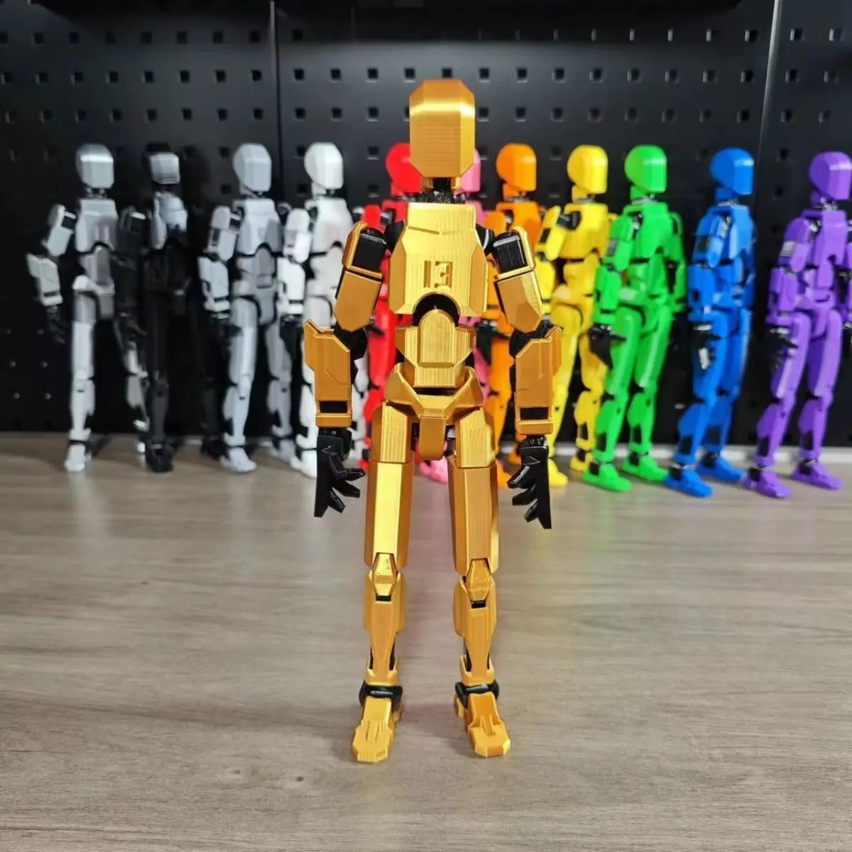 (Montage Abgeschlossen) 13 Actionfiguren Titan Multi-Gelenkiger Beweglicher Verwandlungsroboter T13 Action Glücklicher Roboter Figuren Spielzeug Kinder Geschenk