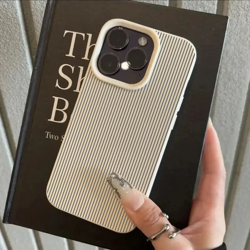Minimalist Lychee Texture Silicone Phone Case with Lines Pattern