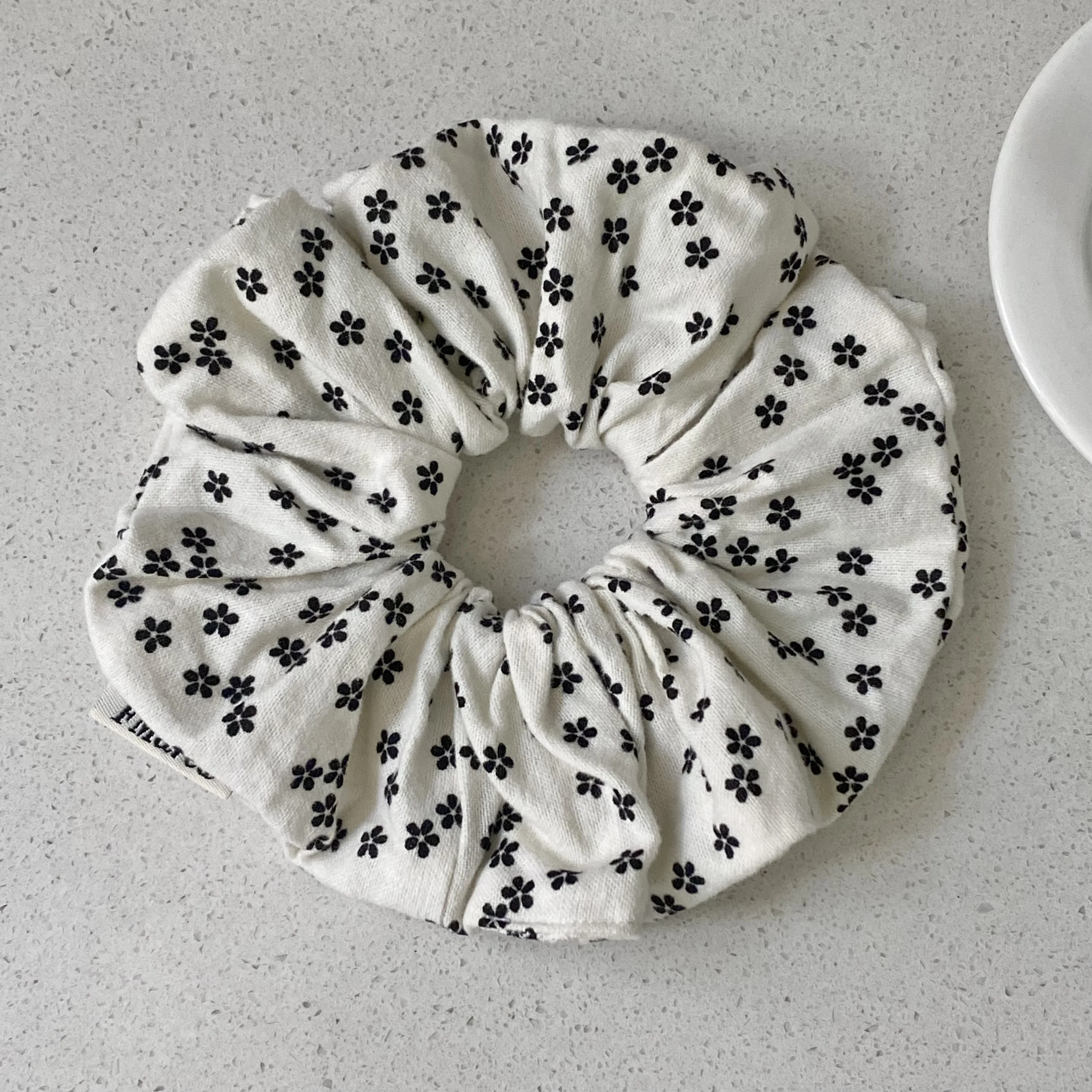 1PC Floral Print Scrunchies Set, Purple And White Flower Hair Ties, Cute Hair Accessories For Women Daily And Party Wear