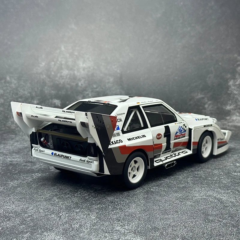 ミニカー AUTOart Audi sport Quattro 1988 1/18 AUTOart 1:18 Audi Quattro LWB Street Car Bj. 1988 silver