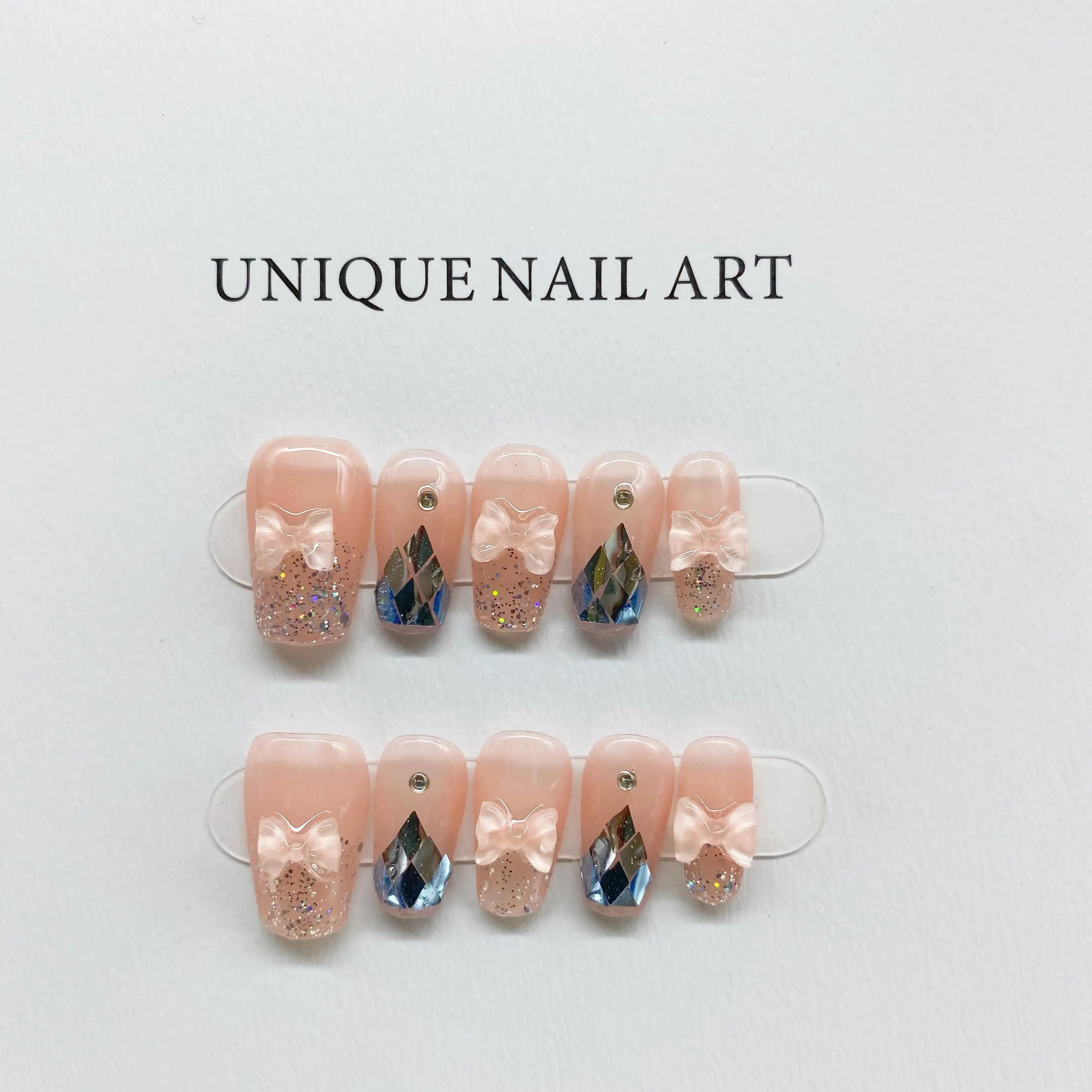 

White Mermaid Sequin 3D Rhinestone Bow Detachable Reusable High-Quality Elegant Handmade Press On Nails