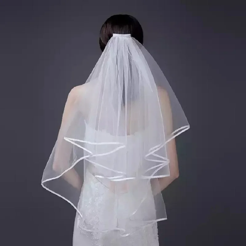 DREAM Branco Marfim Curto Duas Camadas Véus De Casamento Simples Com Pente Fita Borda Tule Véu De Noiva Acessórios Do Casamento