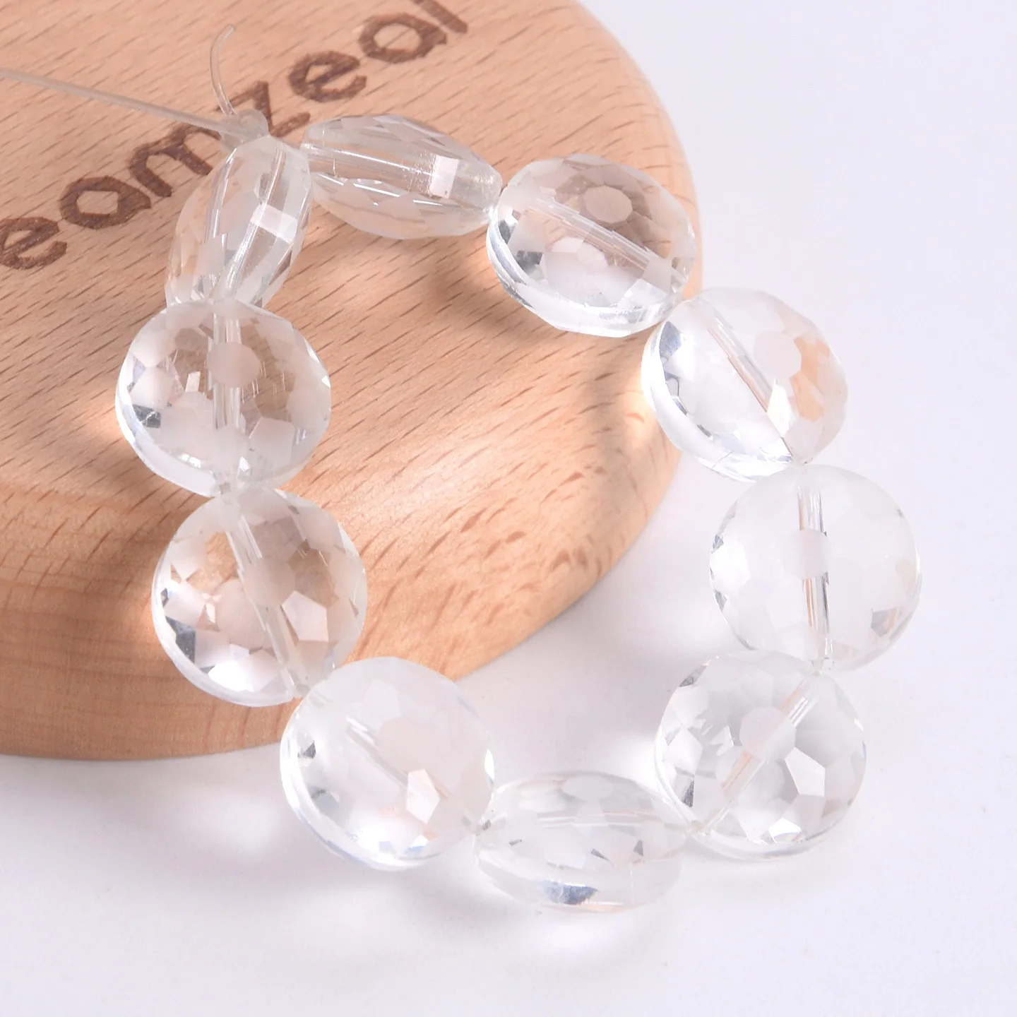 Beebeecraft 1 doos 100 stuks 6 mm platte ronde afstandskralen 18K vergulde gouden gladde ronde schijf met groot gat losse bal kralen voor sieraden maken armbanden ketting gat 1,8 mm Beebeecraft 1 doos 100 stuks 6 mm platte ronde afstandskralen 18K vergulde gouden gladde ronde schijf met groot gat losse bal kralen voor sieraden maken armbanden ketting gat 1,8 mm