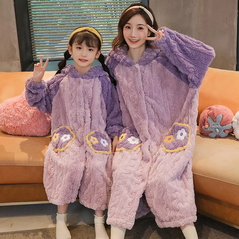Long Sleeve Hooded Children's Bathrobe Cartoon Shark Kids Robe Lovely Animal Boy Bath Robe Winter Warm Thicken Girls Bathrobe