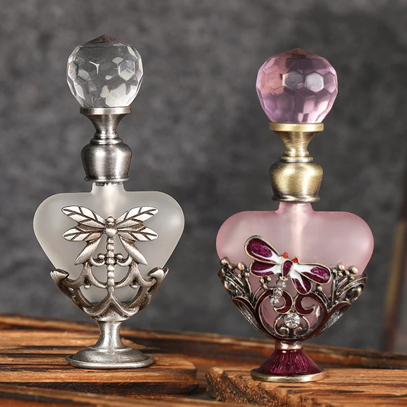 Frosted Glass Perfume Bottle 5ml Metal Dragonfly Decor Heart Shape Container Diamond Cap Crystal Refillable White Pink Purple