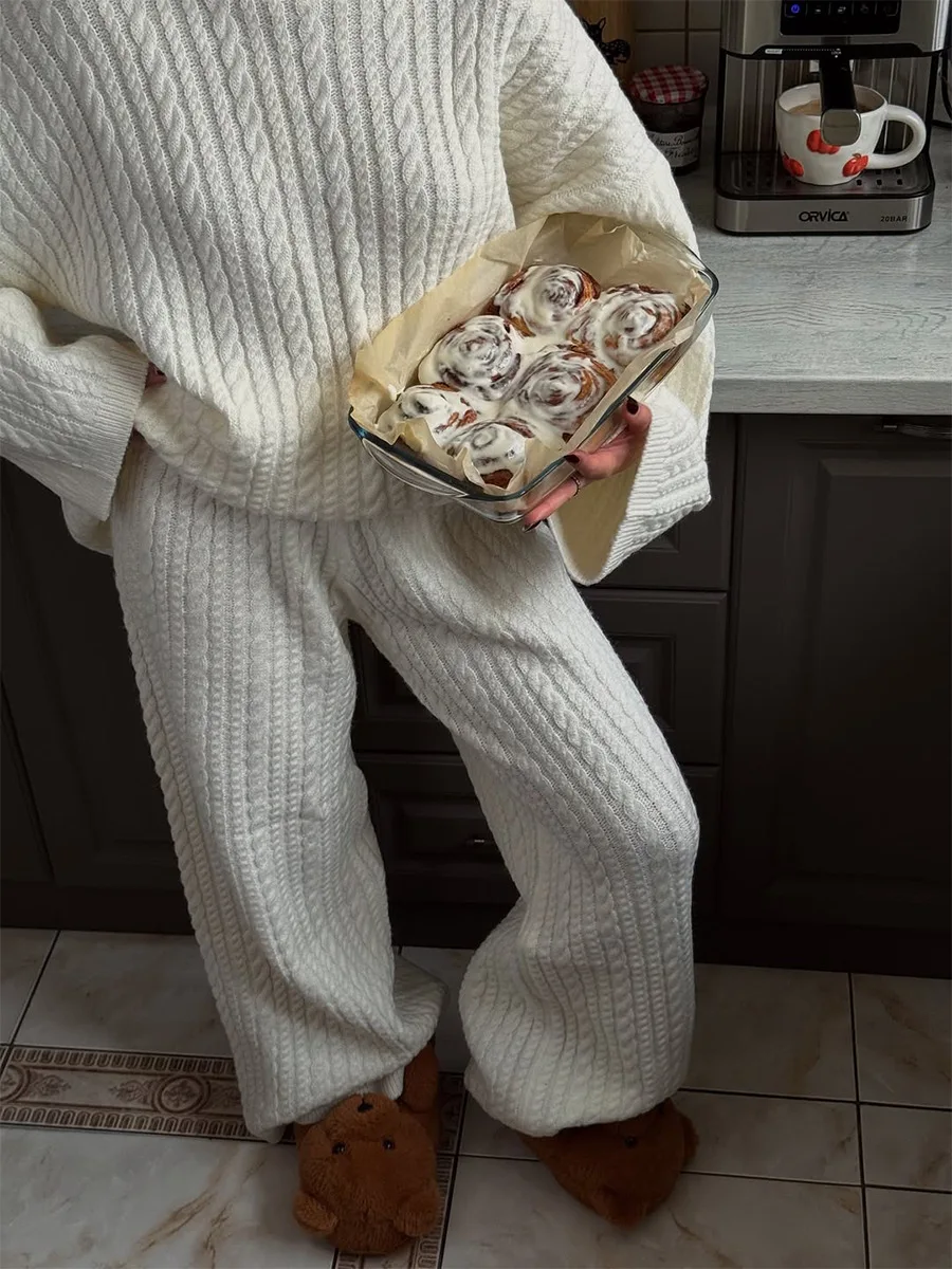 Bornladies 2025 Winter New Women's Solid Color Wide Leg Pants Cable Knit Warm Cuffed Pants