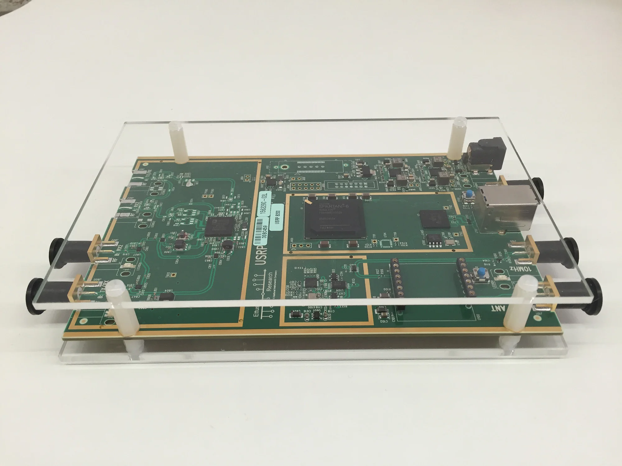 

Ettus USRP B200/B210 Acrylic Shell Acrylic Shell