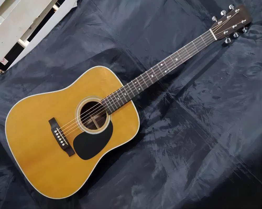 

D 28 Acoustic Guitar 1997
