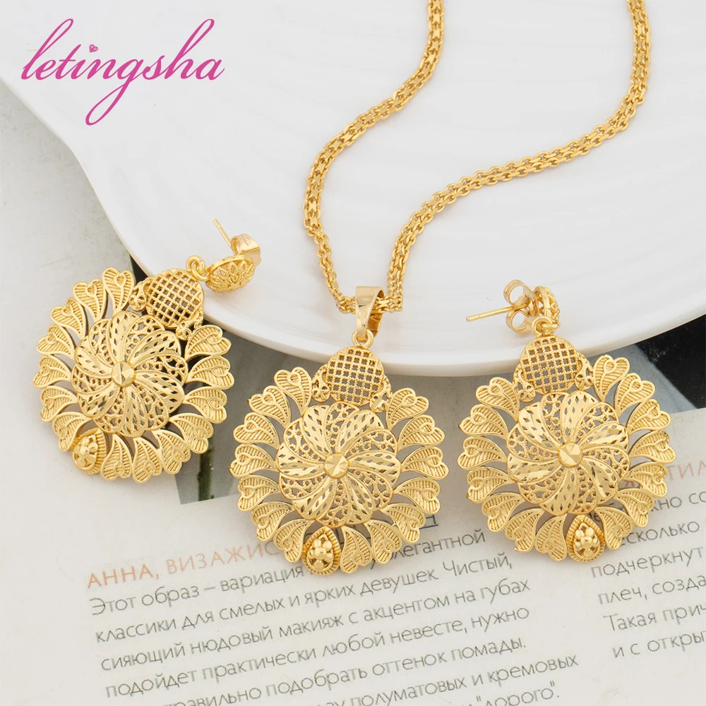 Niharika Gold Plated Pendant Necklace Set – KaurzCrown.com