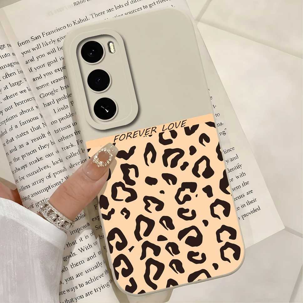 Cute Astronaut Cartoon Soft Silicone Shockproof Phone Case in Smooth Finish