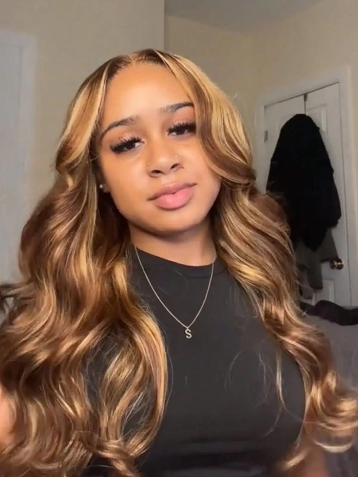 34 Inch Ombre Honey Blonde Human Hair 13x4 Highlight Body Wave Lace Front Wig 5X5 Pre Plucked With Baby Hair Wear And Go 4