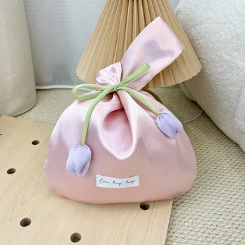Vest Shape Tulip Wrist Bag Tope Handle Silk cloth Wedding Beauty Bag Large Capacity New Chinese Style Goddess Day Gift Bag Party 1