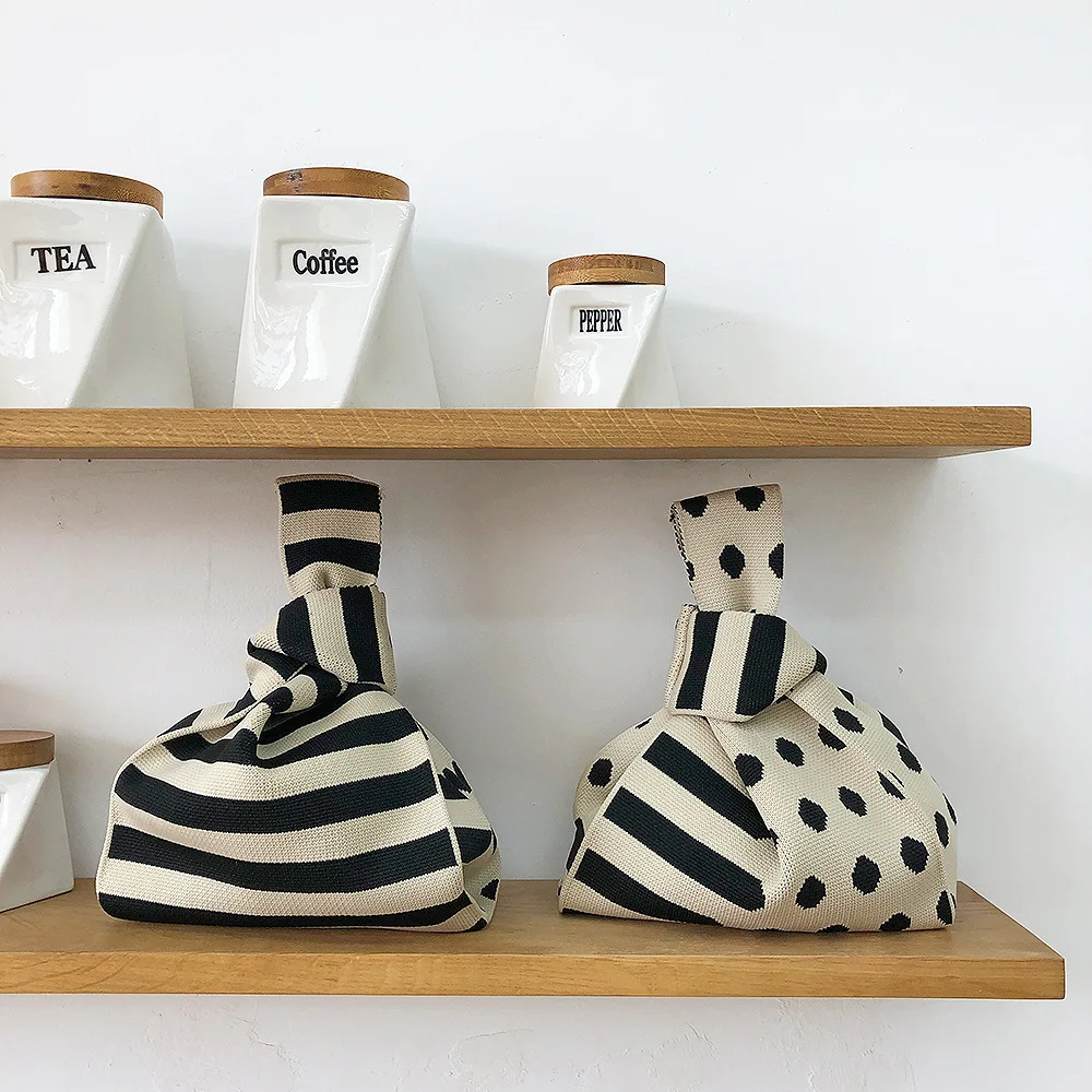 2026 Candy Color Crochet Wrist Bag Women Handbags Luxury Stars Knitting Tote Designer Woven Small Shopper Purses Ladies Clutch