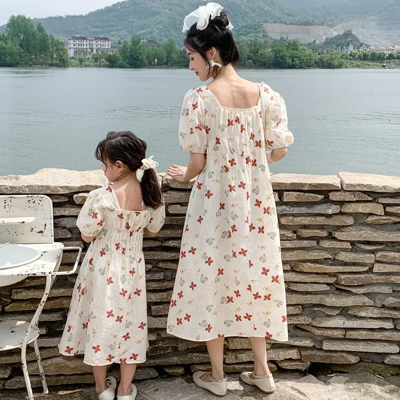 

Equal Mom and Daughter Puff Sleeve Dresses Elegant Mother Baby Girls Matching Clothes Women Floral Dress Parent-child Clothing