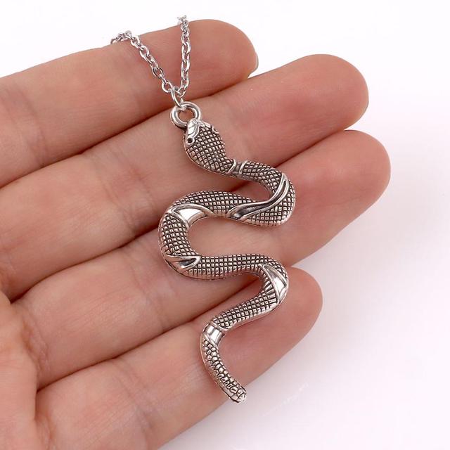 Punk Styles Gold Crystals Snake Stud Earrings for Women Party Retro Stud Earings Hip Hop Street Punk Jewelry Girl Gifts
