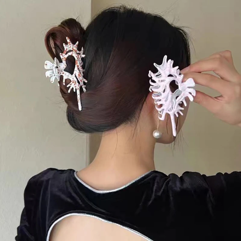 

1PC Creativity Unique Colorful Alien Metal Conch Hair Claws For Women Girl Headwear