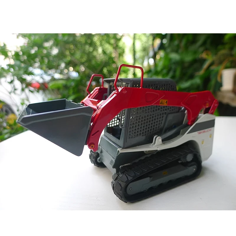 竹内製作所　クローラーローダー模型　TL12　1/24 Amazon.co.jp: □ TAKEUCHI 竹内製作所1/24 Compact Track