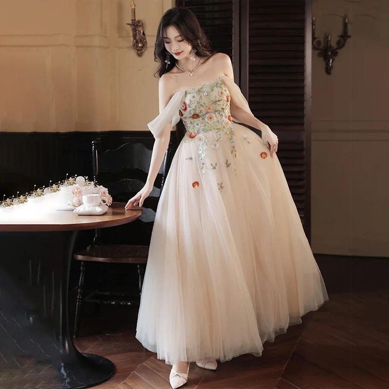 

New Arrival Champagne Pleat Tulle Floor-Length Sequins Appliques Lace Up A-Line Boat Neck Formal Dress Dress Woman Party A2798