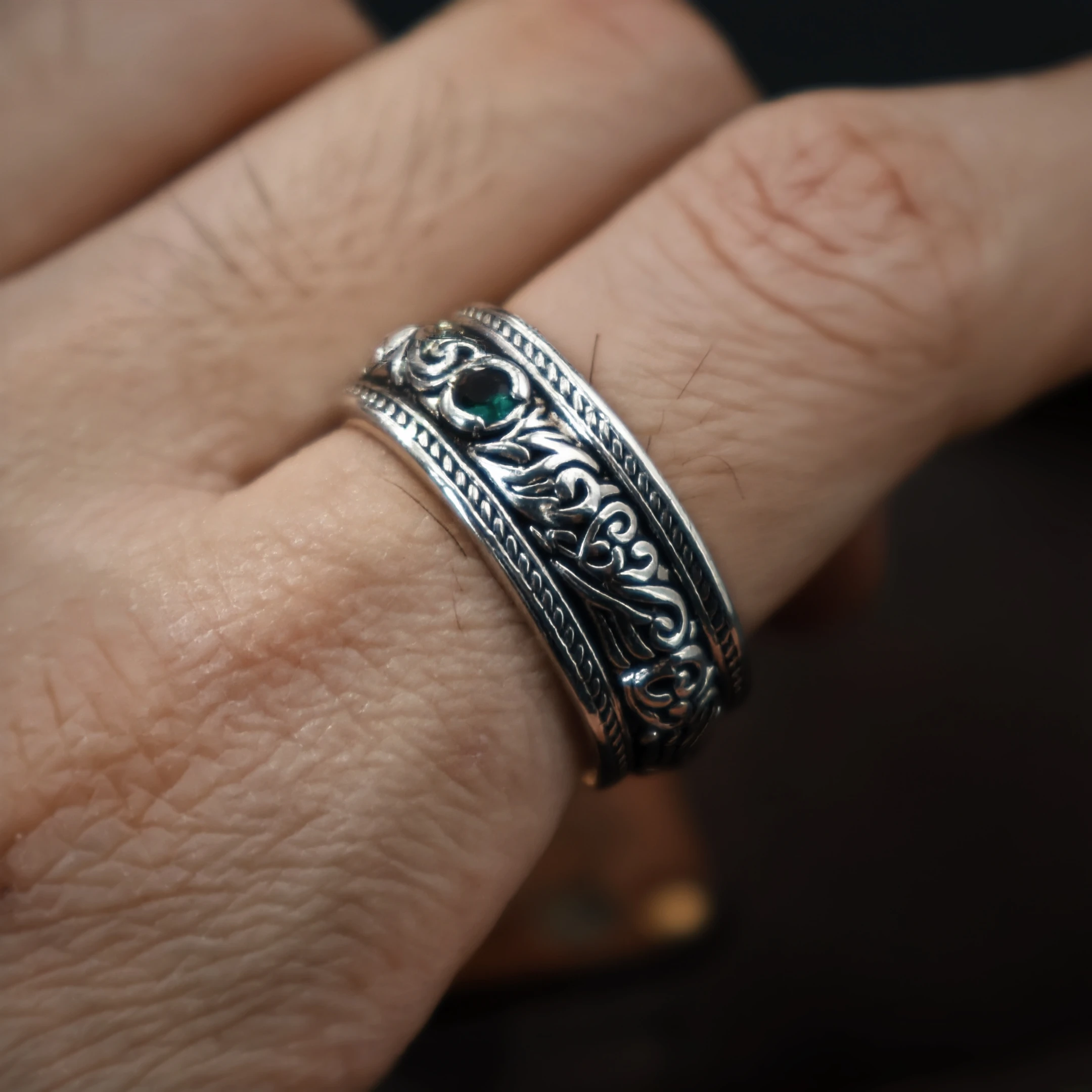 Retro Smaragd Efeu Rebe Verstellbarer offener Ring für Männer versilbertes Kupfer Gothic Punk Edgy Schmuck Designer Accessoires Geschenk – Detail 21