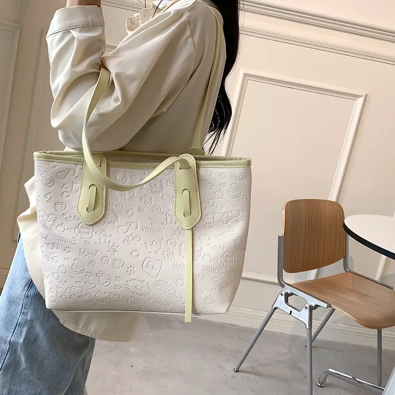 Large Capacity Fashion Cartoon Embossed Versatile Women's 2024 New Tote Lady Shoulder Underarm Bag