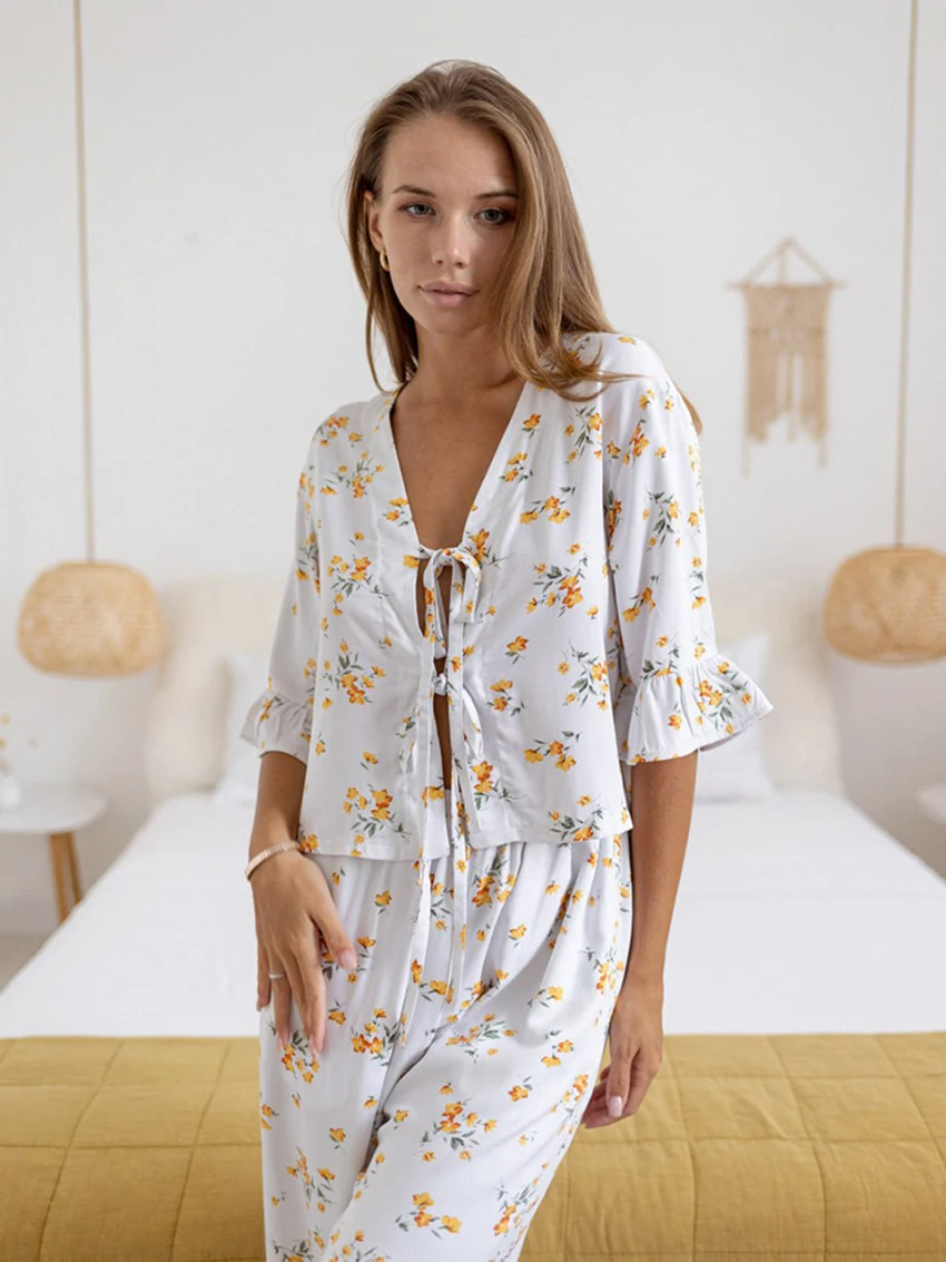 Marthaqiqi Casual Female Sleepwear Suit V-Neck Pajamas Half Sleeve Nightwear Lace Up Nightie Pants Printing Ladies Home Clothes