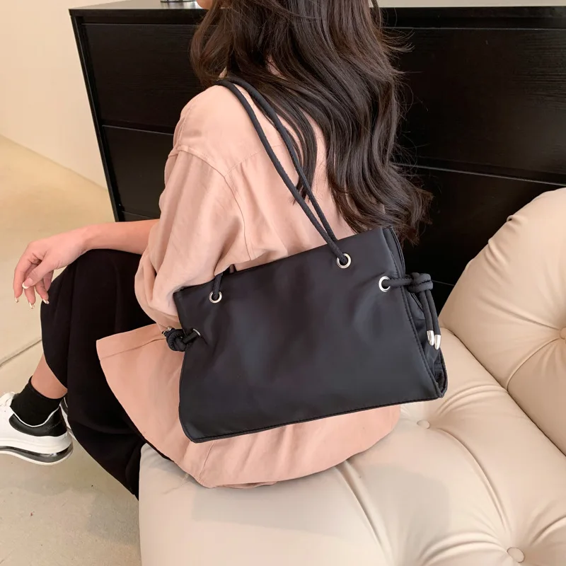 Women Bags 2023 Casual Shoulder Bag Special Design Solid Color Commuter Slanted Tote Bag Fashion Elegant Large Capacity Tote Bag