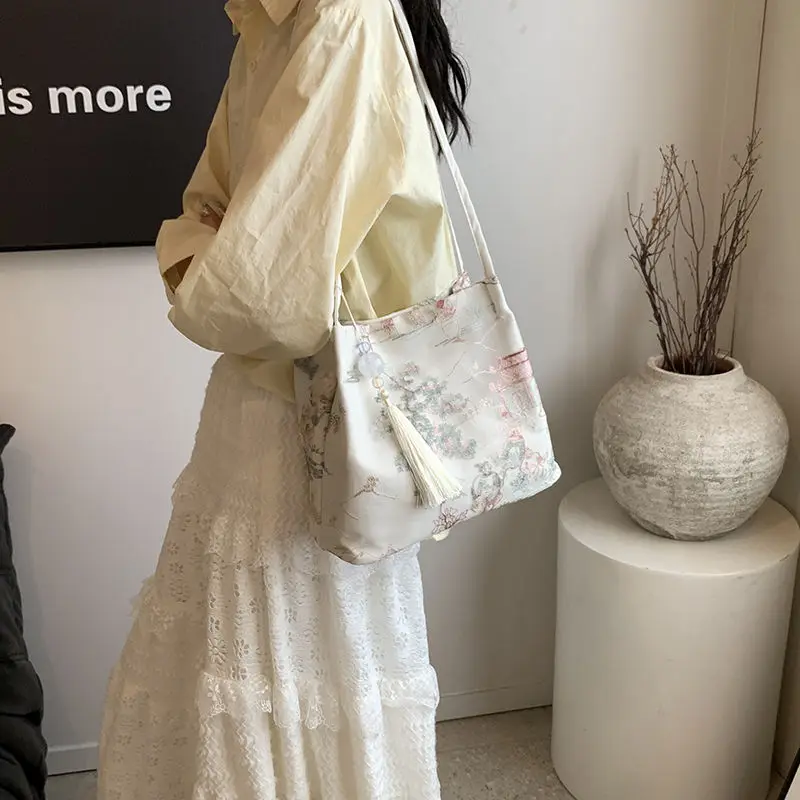 Elegant Landscape Embroidery Tote Bag Women Fringe Pendant Large Capacity Shoulder Bags Ladies Retro Gentle Premium Underarm Bag