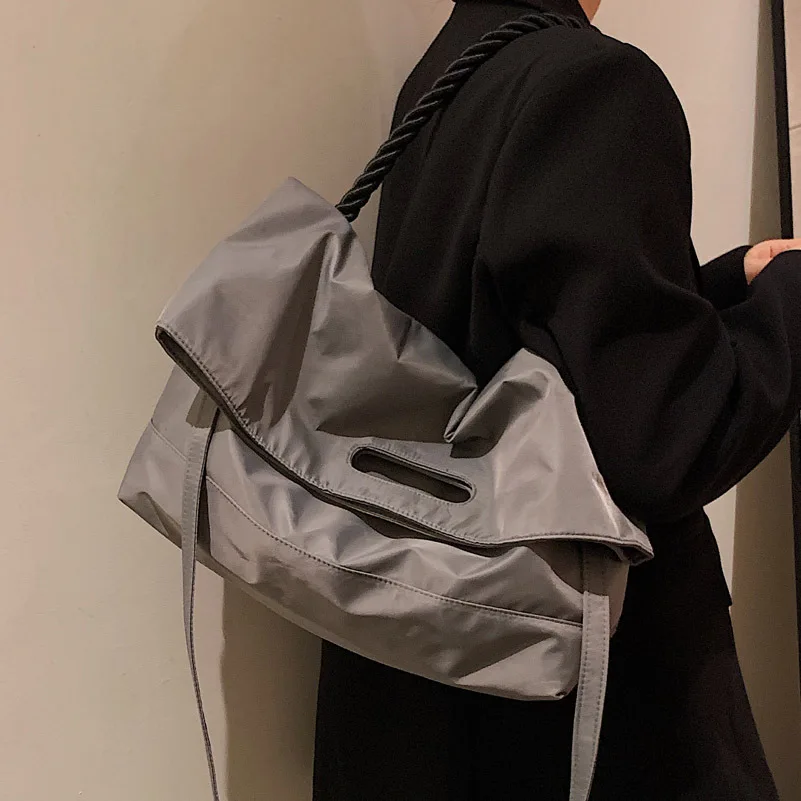 Large Capacity Bag Women's Bag 2023 New Oxford Cloth Messenger Bag Spring Style Ins Minority Shoulder Bag Underarm Tote Bag