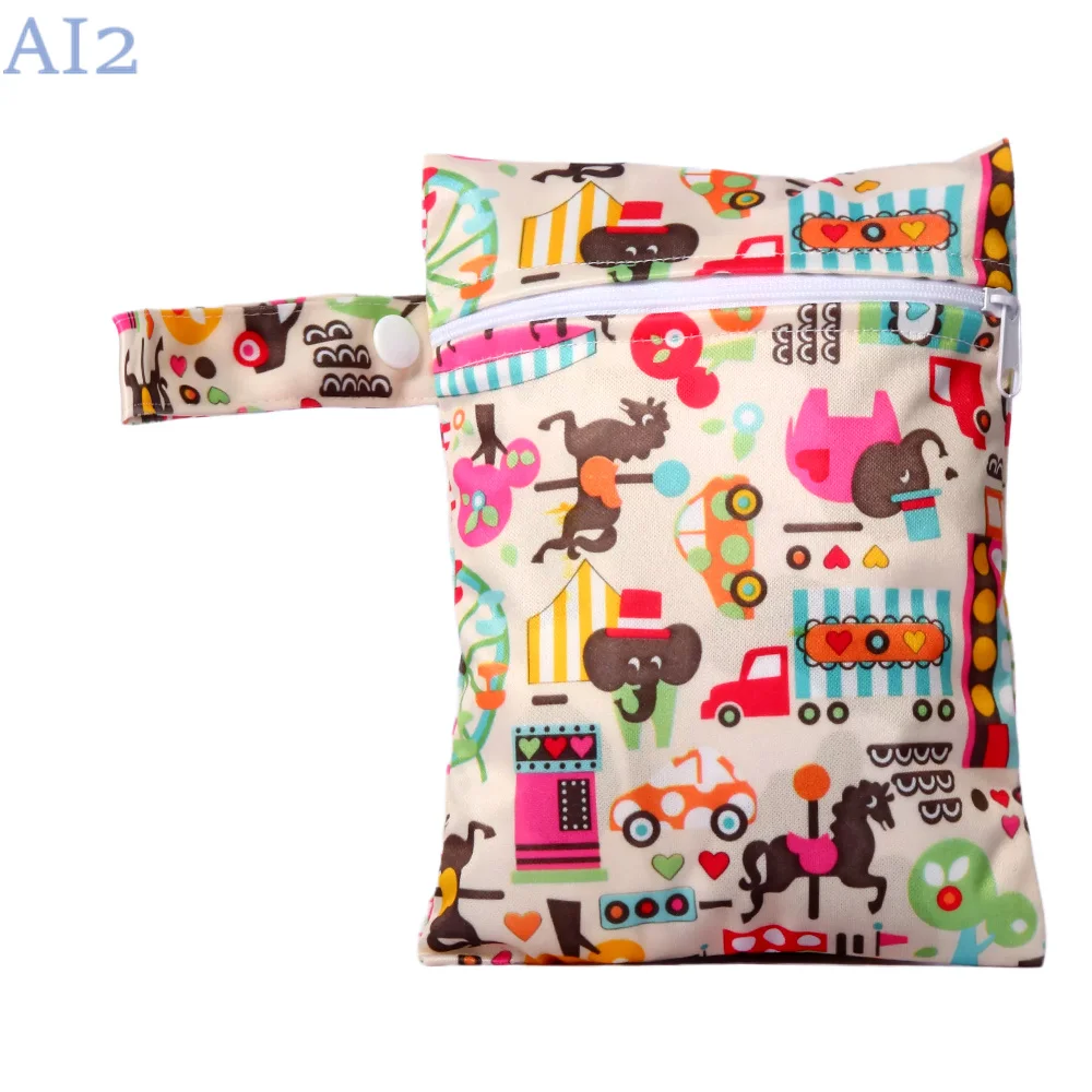 16*20CM Wet Dry Bag Baby Diaper Cartoon Print Storage Bags Portable Waterproof Nappy Zipper Pockets  Bag Mommy Baby Travel Bags