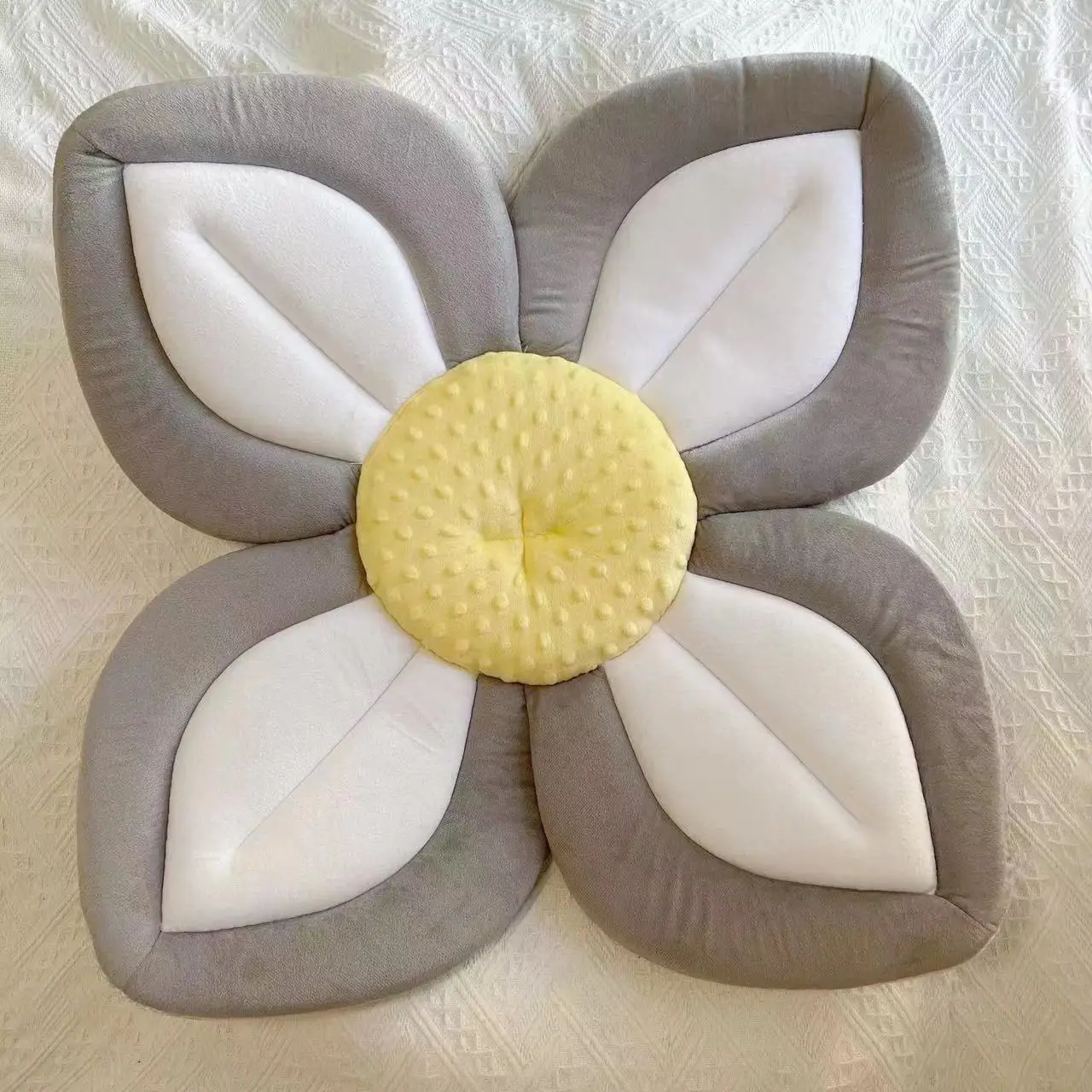 Baby bath mat can lie down fold newborn creative flower bath mat baby lotus safety cushion