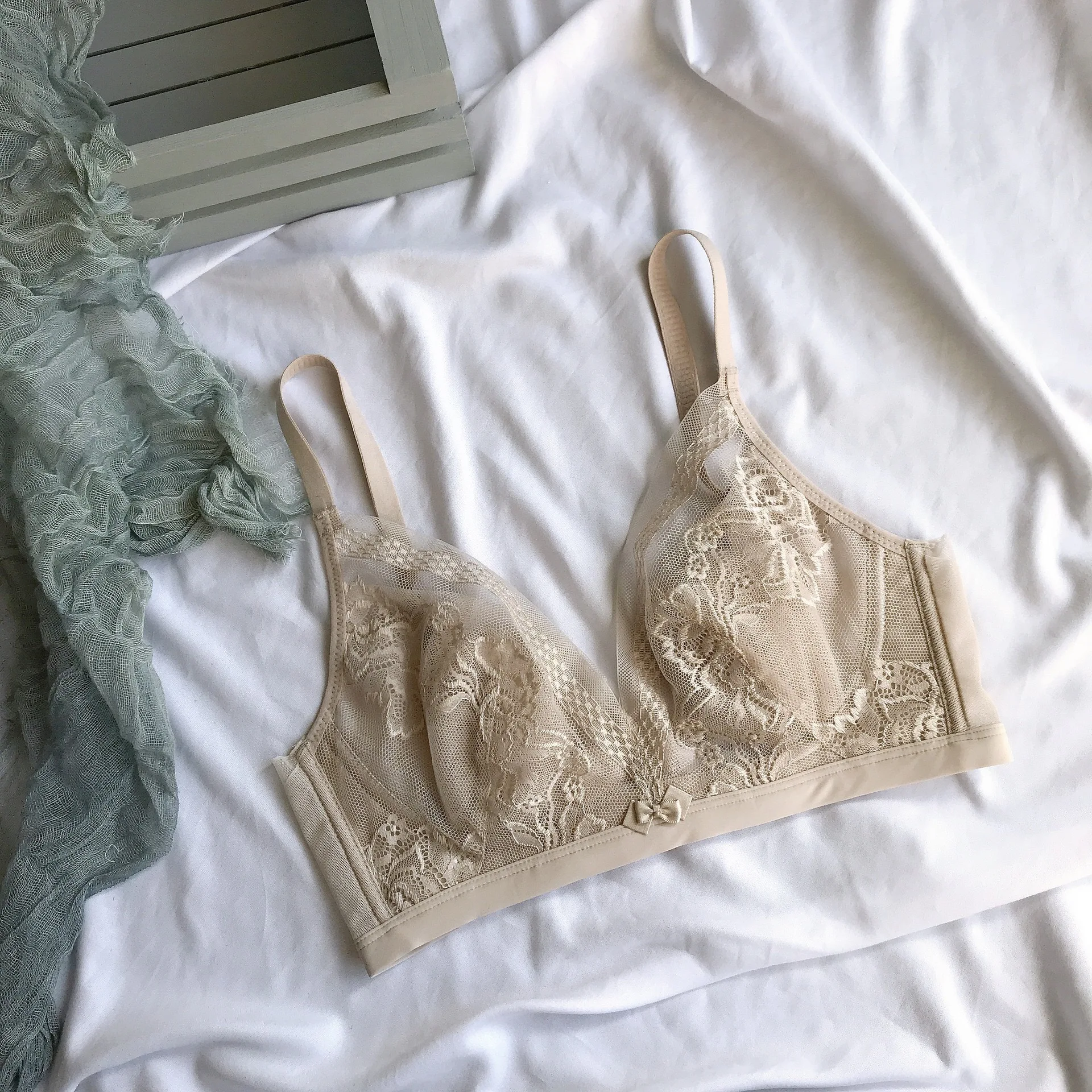 Sexy bra set ultra lace crystal cups no steel rims bras with large chest and small chest bralette thin cup lingerie for women  ﻿