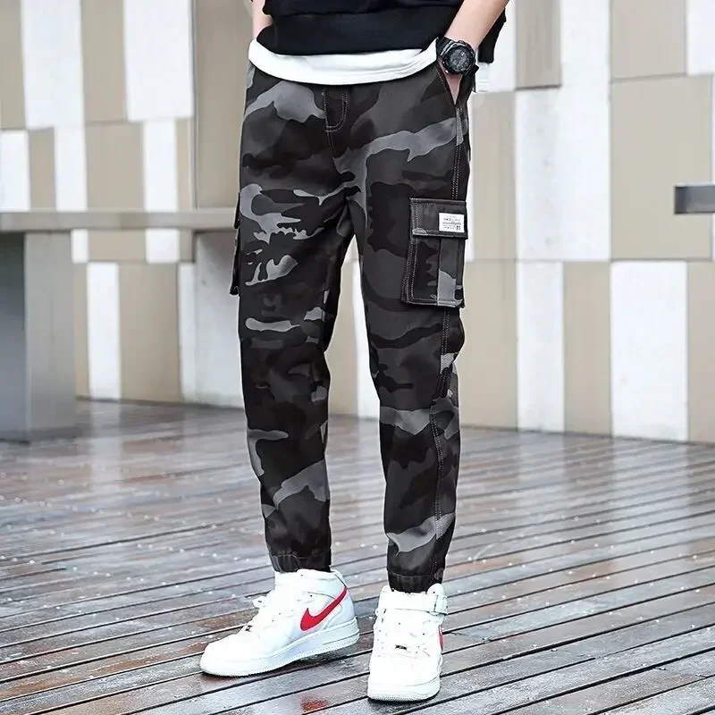 thumbnail image 1 of Pantalones de camuflaje informales de otoño e invierno para hombre, pantalones cargo nuevos y baratos, de diseño, de corte regular, estilo vintage Y2k, 1 of 5
