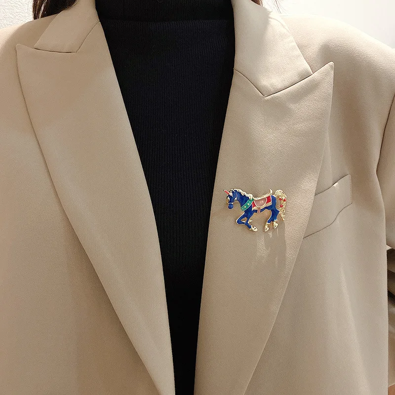

Trendy Jewelry Cute Enamel Horse Brooch Small Fresh Fashion Trend Natural Style Personalized And Simple Accessories Coat Pin
