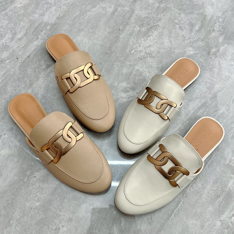 

Low Heel Muller Shoes Women 2023 Summer New Slippers Flats Beach Loafer Shoes Metal Buckle Closed Toe Mules Femme Outdoor Shoes