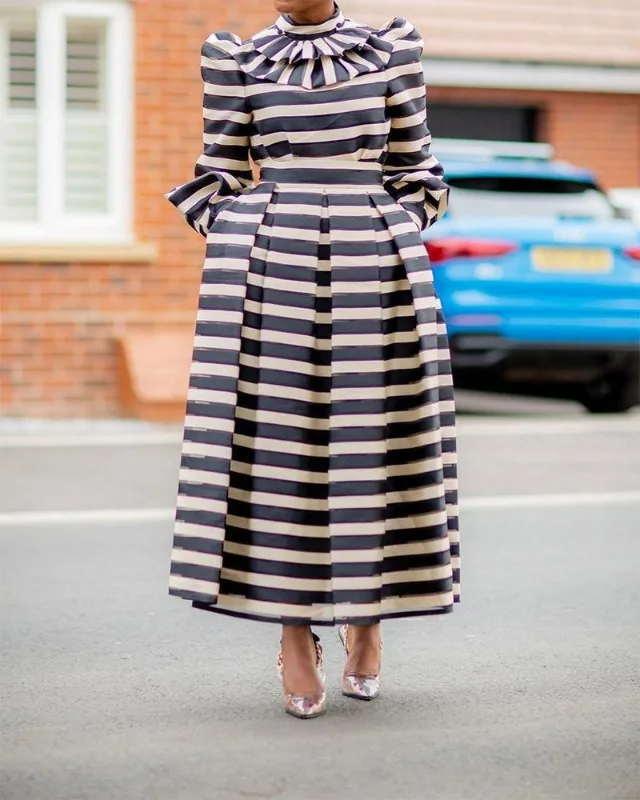 

2023 Ladies Spring and Autumn High Waist Retro Round Neck Stripe Pullover Commuter Fashion Long Sleeve Dress