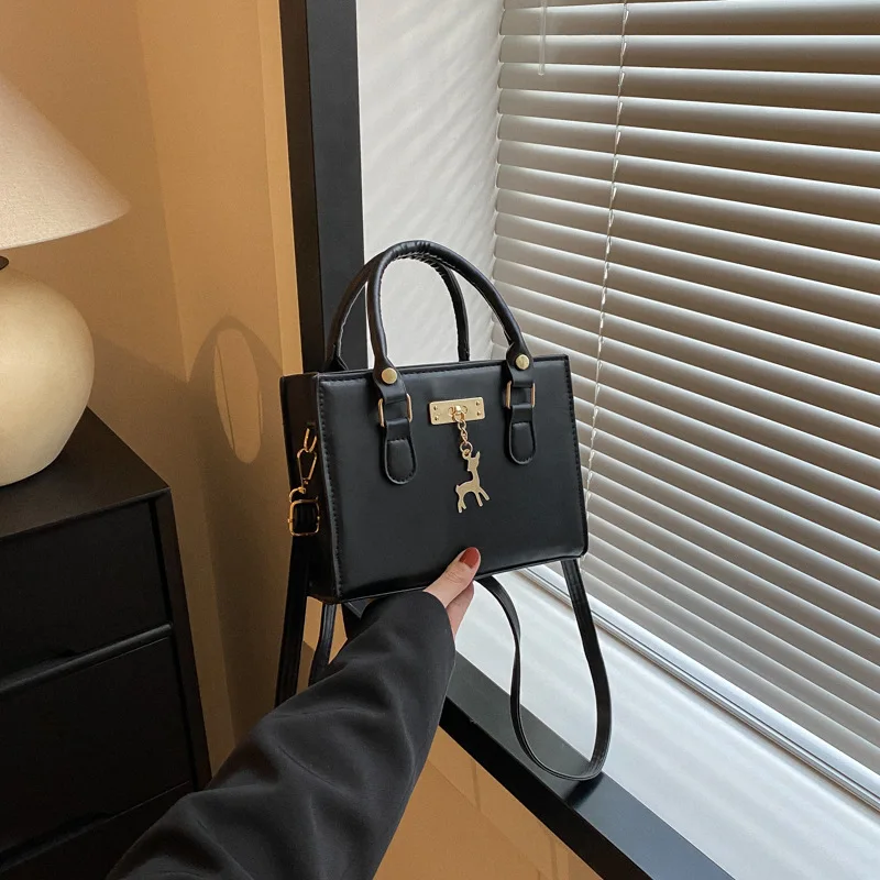 

Women's Designer Luxury Handbags Fashion Casual Shoulder Bag Underarm Small Square Leather Handbags For Women