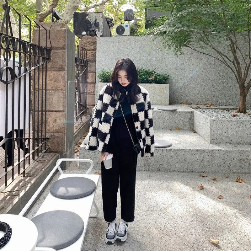 Leather And Fur Integrated Chessboard Plaid Fur Coat For Women In Autumn And Winter 2023, New Korean Casual Top, Westernized