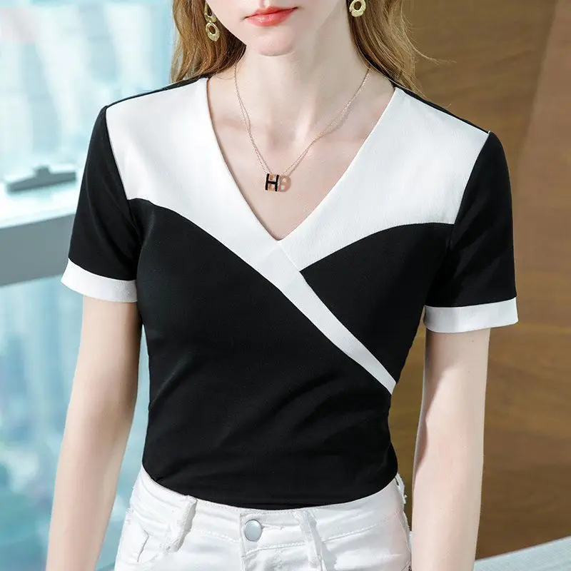 

2024 New Summer Sexy Chic Elegant Fashion Retro Korean Style T-shirts for Women Irregular Splicing V Neck Short Sleeve Chic Tops