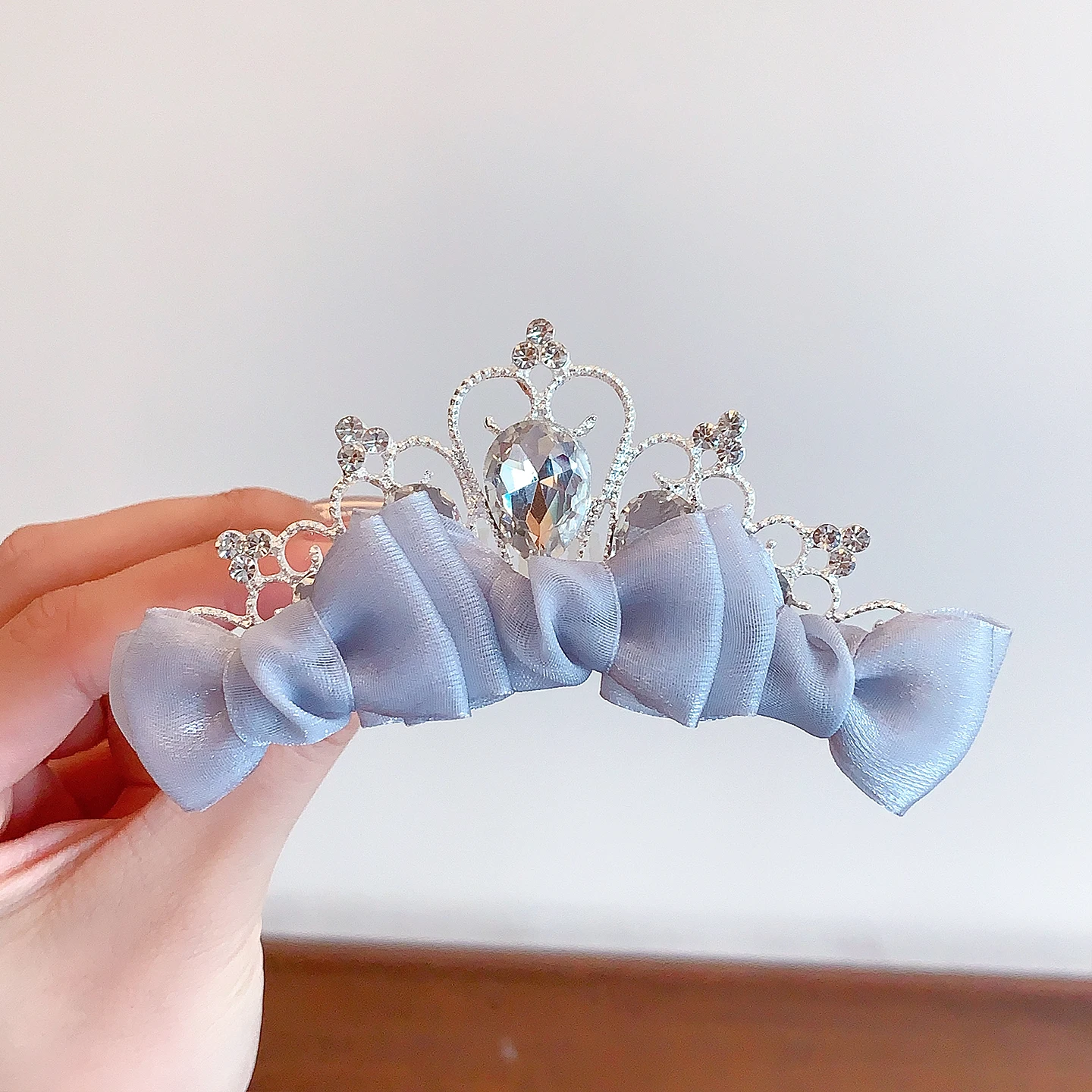 Neue 4-farbige Prinzessinnen-Kristallkronen-Haarspangen, rosa Chiffon-Schleifen, schadlos für das Haar, Haarspangen für Mädchen, Kleinkinder, Kinder, Hochzeitsfotos – Detail 7