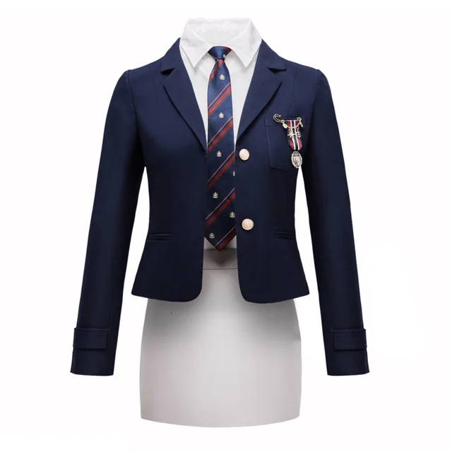 영국 대학 스타일의 세련된 원피스 의상으로 나이를 감소시키세요