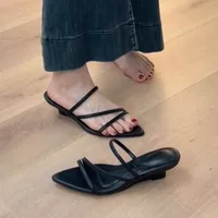 Vente chaude pantoufles femmes sandales à talons compensés chaussures à talons hauts été 2025 chaussures de plage Sexy tongs décontractées diapositives femme 5
