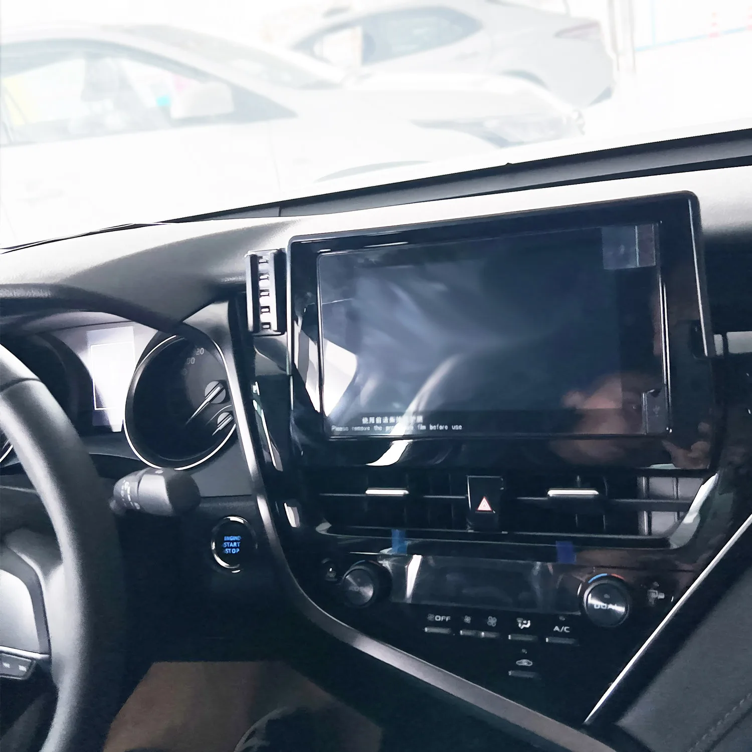 Toyota Camry XV70 용 자동차 전화 홀더 2021 2022 2023 2024 8 화면 고정베이스 무선 충전 전화 마운트 자동차 액세서리