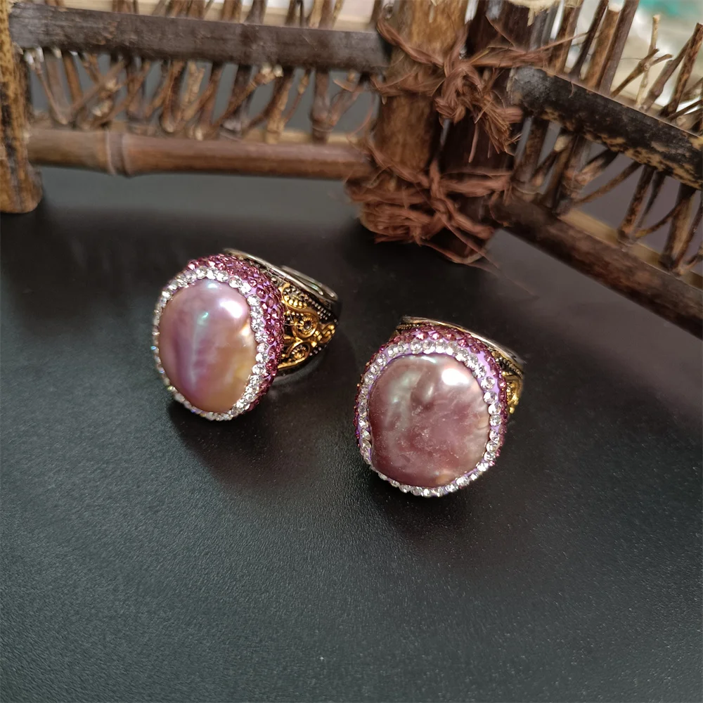 

Natural Baroque Pearl Women's Ring with Noble and Elegant Personality, Popular Ladies' Wedding, Exquisite Rhinestone Jewelry