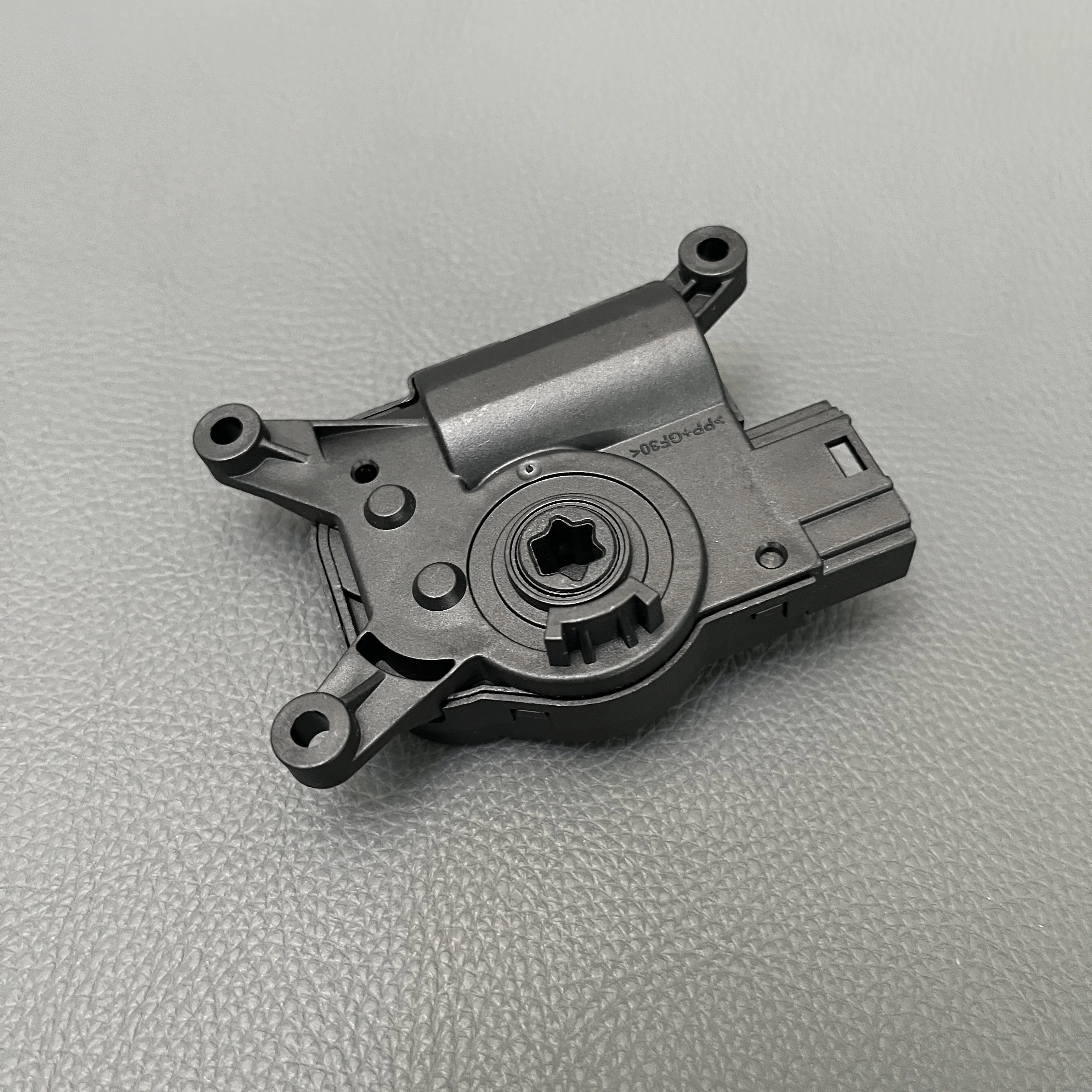 For VW Golf 7 2013-5Q0907511D 5Q0907511H 5Q0907511K Air Conditioner Servo Motor Air Conditioner Damper Actuator Auto damper servo mechanism sub assembly