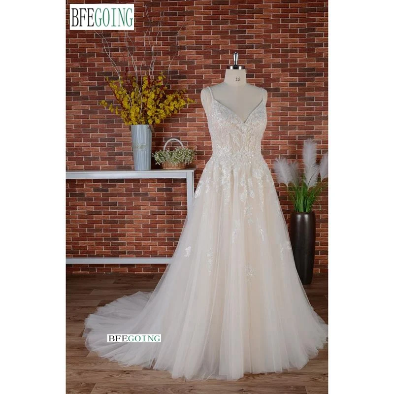 Lace A-Line Wedding Gowns Chapel Train Custom Made Floor-Length V-Neck Spaghetti Straps Appliques Bridal Dresses