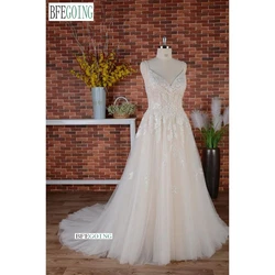 Lace A-Line Wedding Gowns Chapel Train Custom Made Floor-Length V-Neck Spaghetti Straps Appliques Bridal Dresses