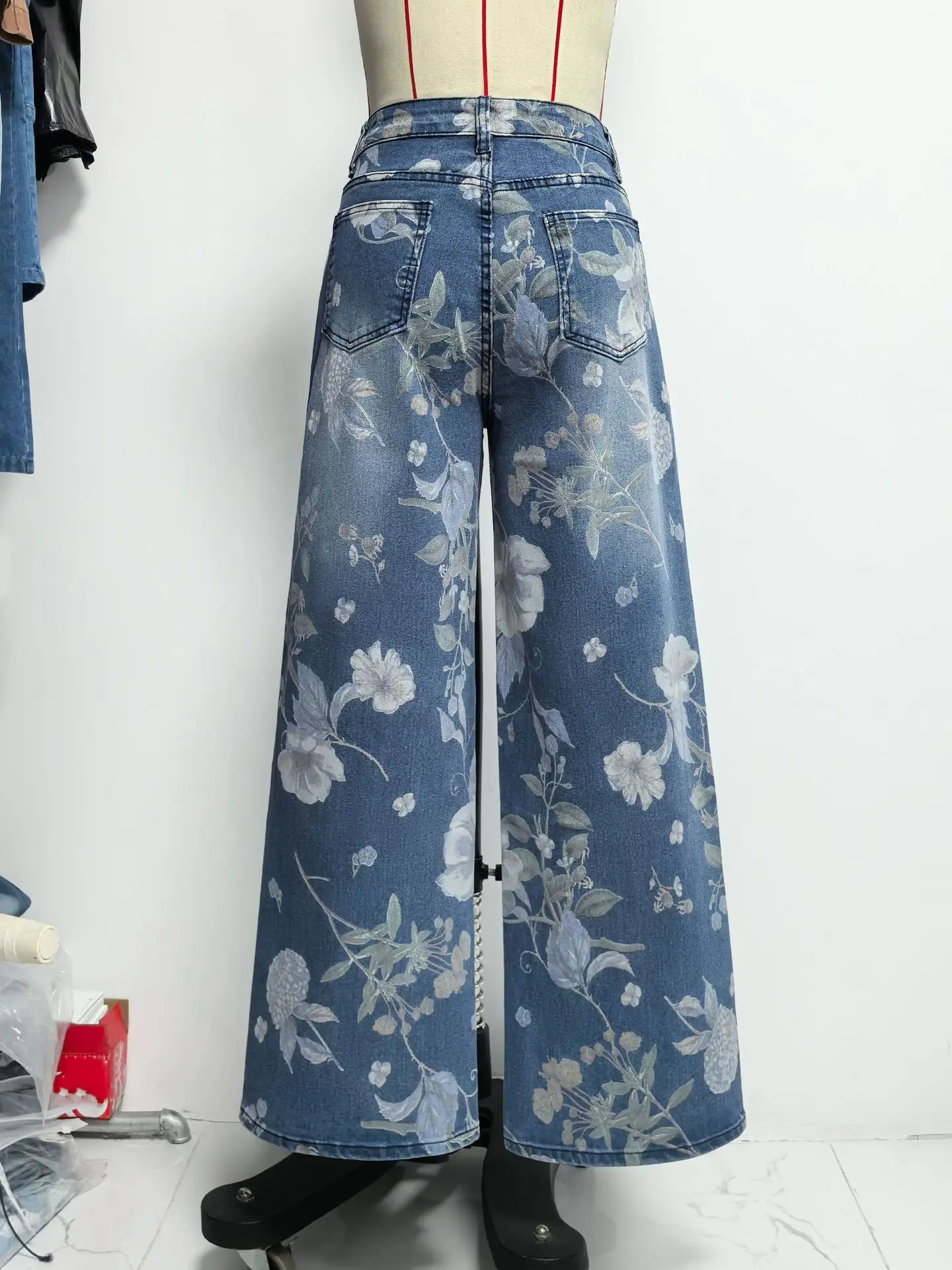 New for 2026: Women's Blue High-waisted Stretch Jeans, Vintage-style Loose-fit Wide-leg Denim Pants with A Floral Print.